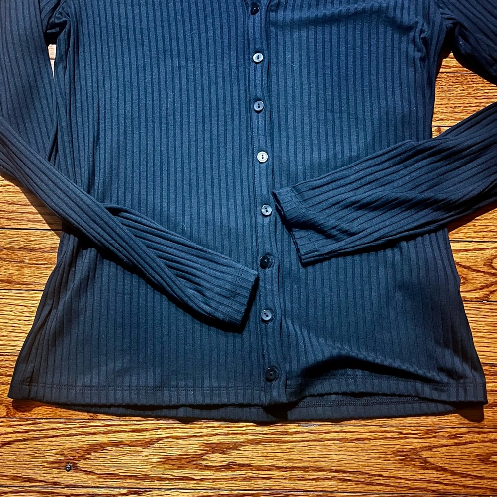 Abercrombie LongSleeve - Picture 4 of 4